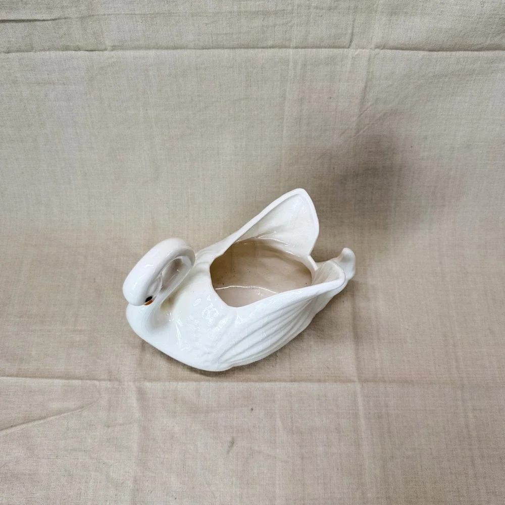 Vintage White Swan Planter Ceramic Cachepot Cottage Garden Floral Vase Decor